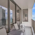 Steps To The Beach! Gorgeous Ocean-View Condo With Complimentary Parking