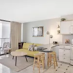 Steps To The Beach! Gorgeous Ocean-View Condo With Complimentary Parking