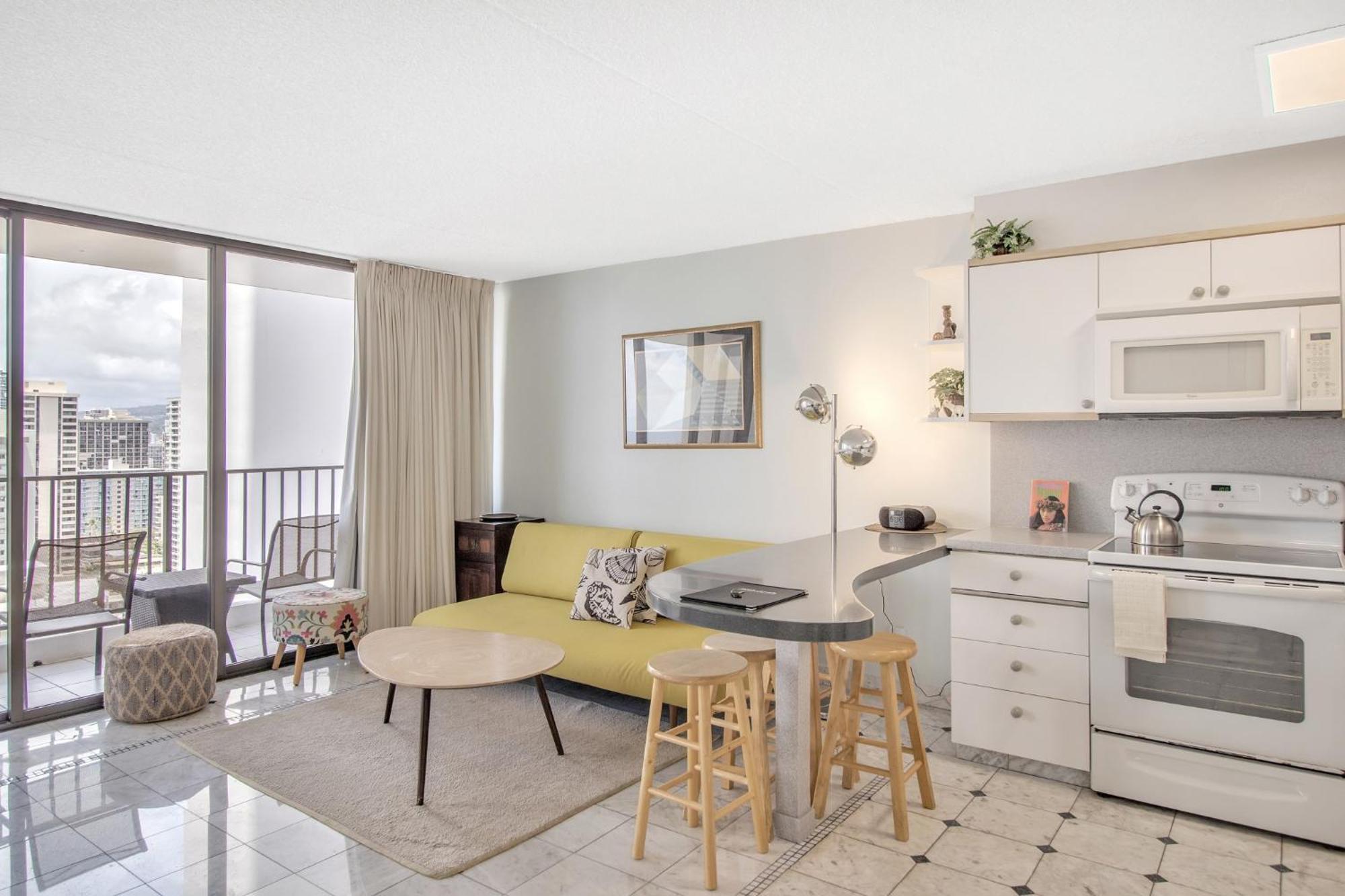 Steps To The Beach! Gorgeous Ocean-view With Complimentary Parking * Honolulu